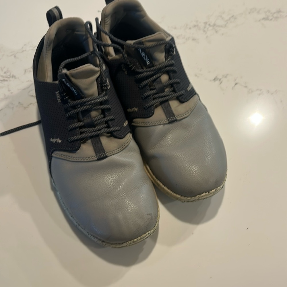 True golf shoes